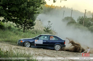 Pacenotes right before this corner: “150 Right 4, oh, look, there’s a photographer at this corner”